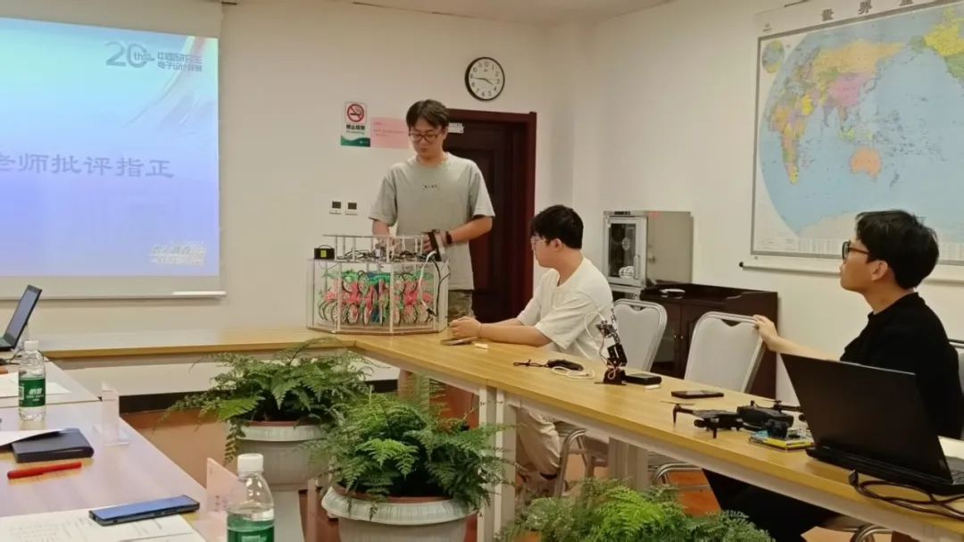快讯！西京学院第二十届研电赛校内答辩顺利开展