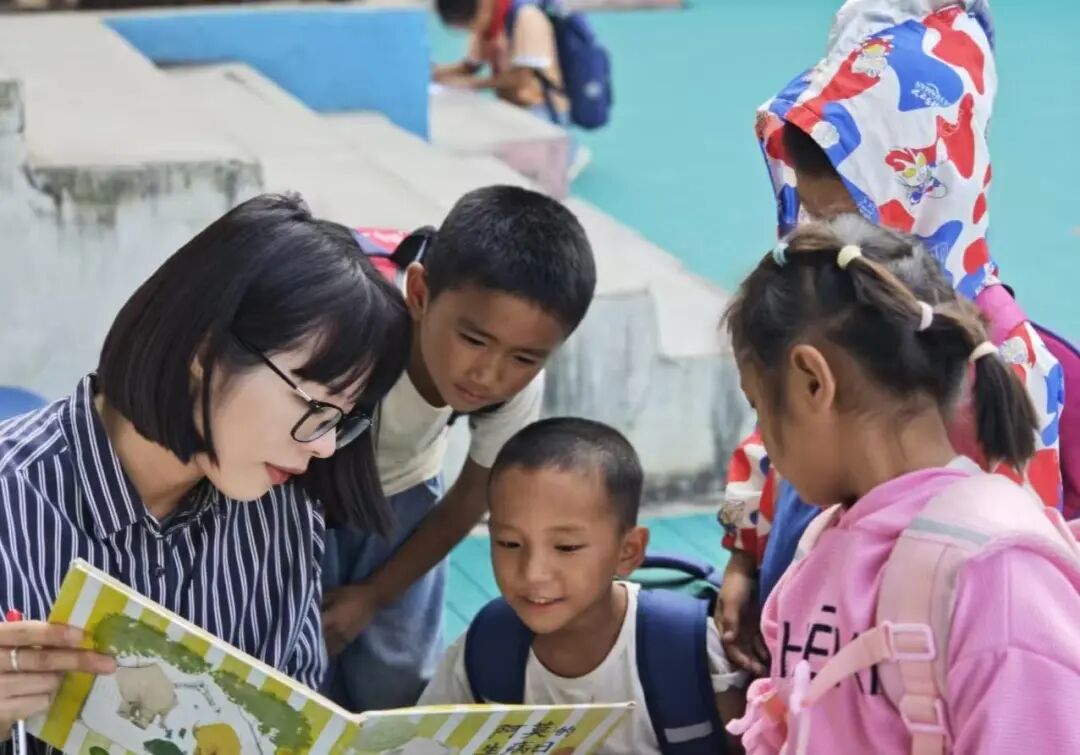 优秀!汉中2位教师每人获10万元资助!2025年乡村教师计划名单公布 → 优秀!汉中2位教师每人获10万元资助!2025年乡村教师计划名单公布 →