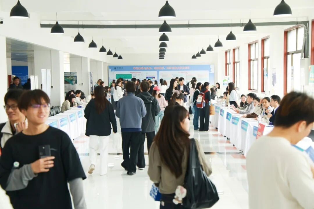 西京学院举办陕西省“宏志助航计划”专场招聘会 西京学院举办陕西省“宏志助航计划”专场招聘会