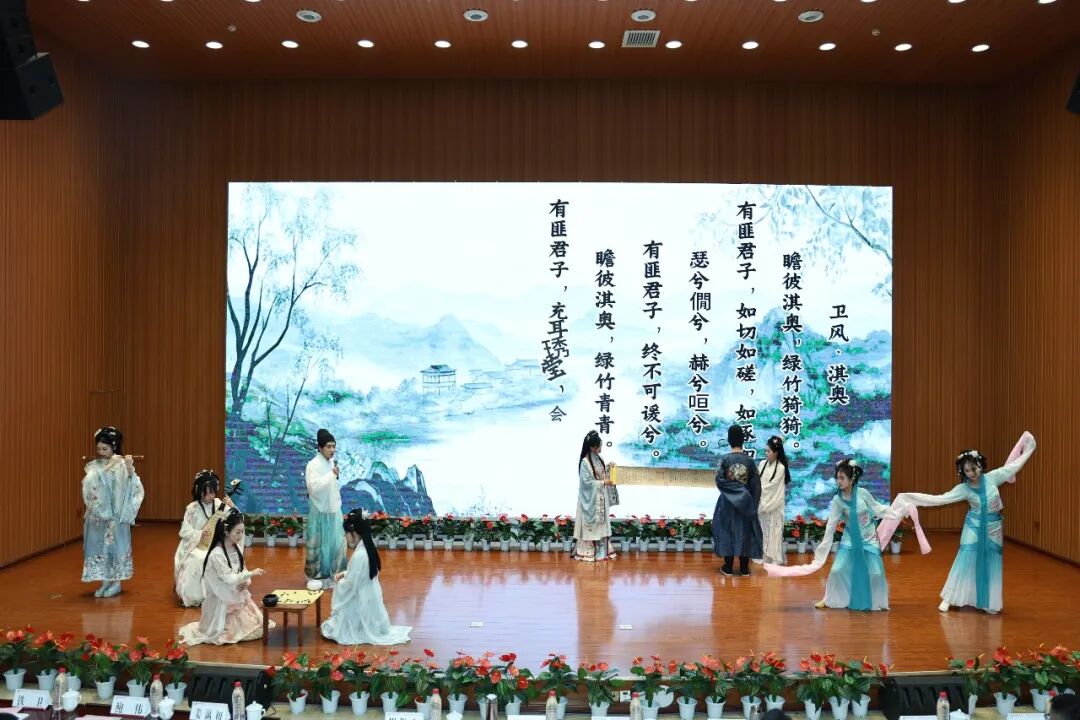 西安培华学院隆重举办2024-2025学年“姜维之班”创建成果汇报暨荣誉授予仪式 西安培华学院隆重举办2024-2025学年“姜维之班”创建成果汇报暨荣誉授予仪式