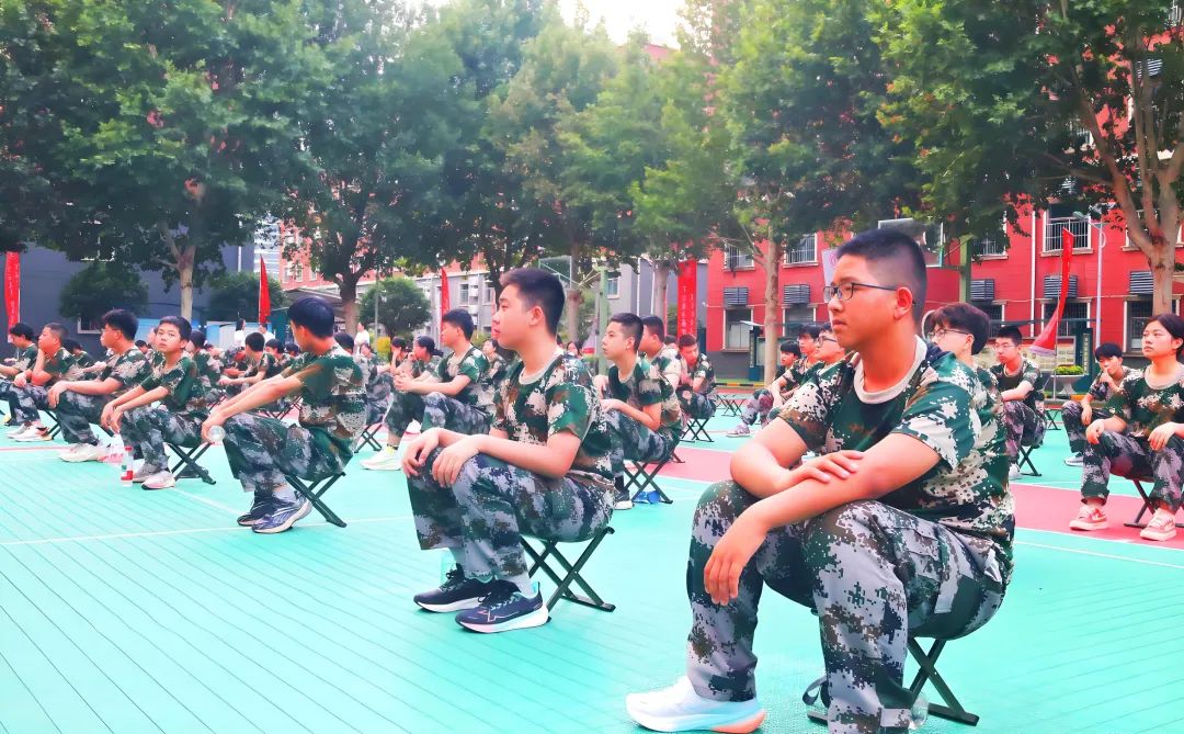 青春集结,星光闪耀!西安东方职业高级中学夏令营联欢晚会燃情落幕 青春集结,星光闪耀!西安东方职业高级中学夏令营联欢晚会燃情落幕