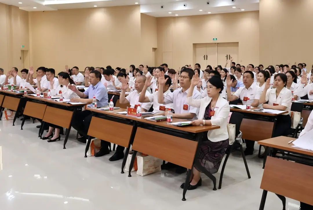 西安培华学院第三届教职工代表大会暨工会会员代表大会第二次会议顺利召开 西安培华学院第三届教职工代表大会暨工会会员代表大会第二次会议顺利召开