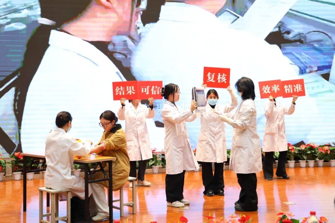 西安培华学院隆重举办2024-2025学年“姜维之班”创建成果汇报暨荣誉授予仪式 西安培华学院隆重举办2024-2025学年“姜维之班”创建成果汇报暨荣誉授予仪式