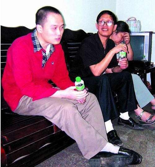 高考狂人,4次高考,2次清华,1次北大,1次复旦,现在还好吗1.jpg