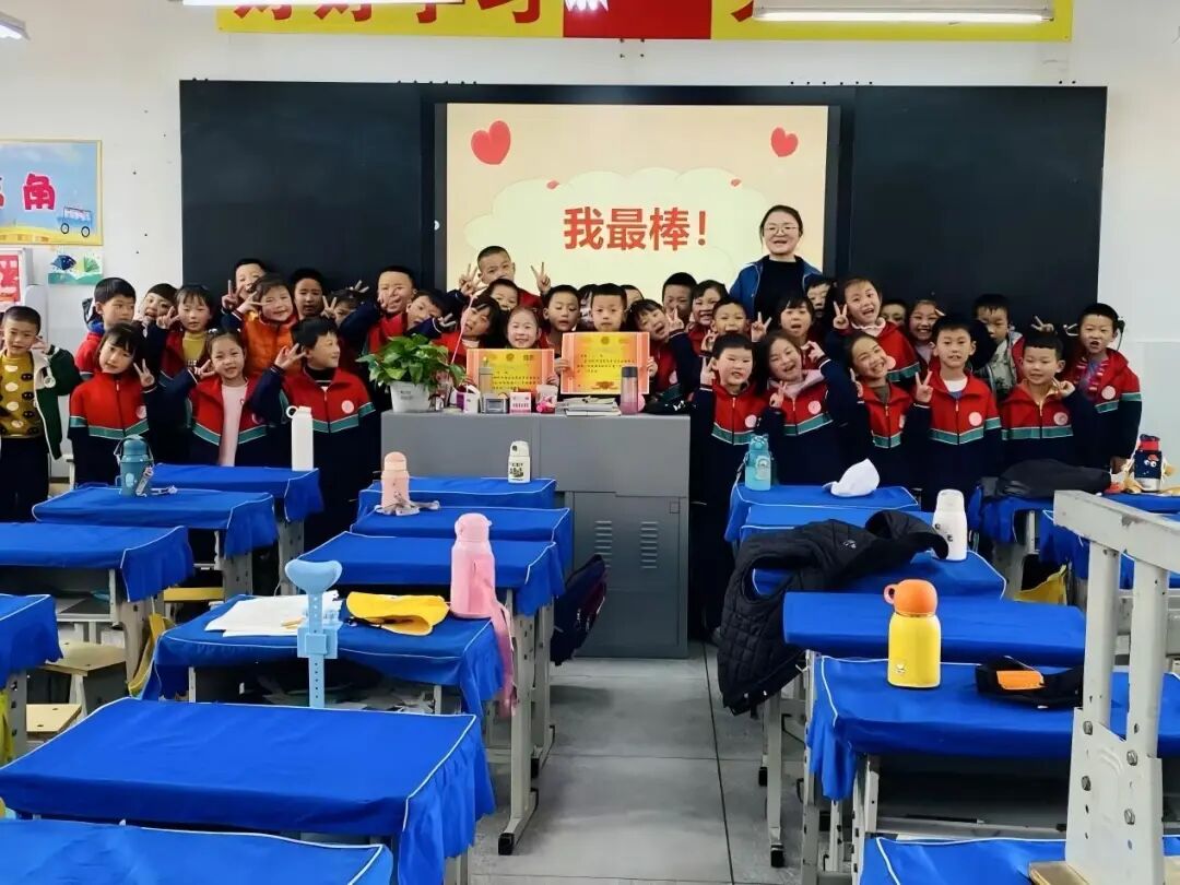 优秀!汉中2位教师每人获10万元资助!2025年乡村教师计划名单公布 → 优秀!汉中2位教师每人获10万元资助!2025年乡村教师计划名单公布 →