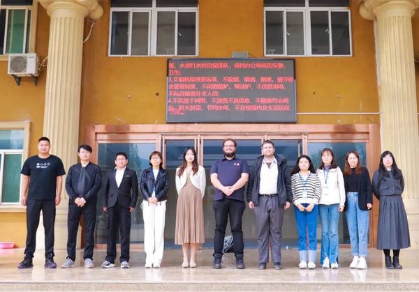 西安信息工程技师学院2025年春季招生指南9.jpg