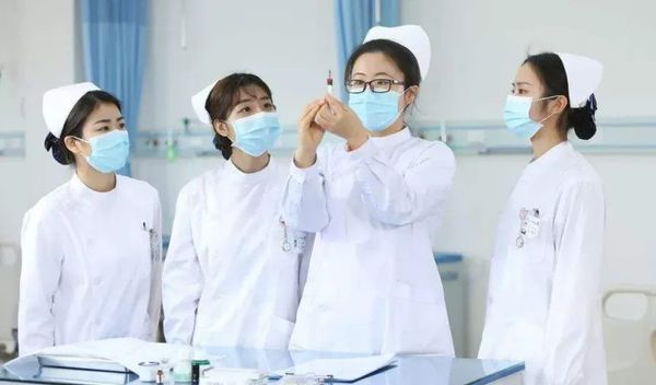 西安信息工程技师学院2025年春季招生指南-卫生健康学院2.jpg
