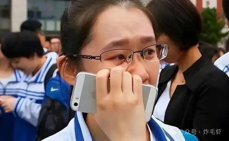 2025年被录取到了这6个专业,大学期间要考证,否则毕业即失业! 2025年被录取到了这6个专业,大学期间要考证,否则毕业即失业!