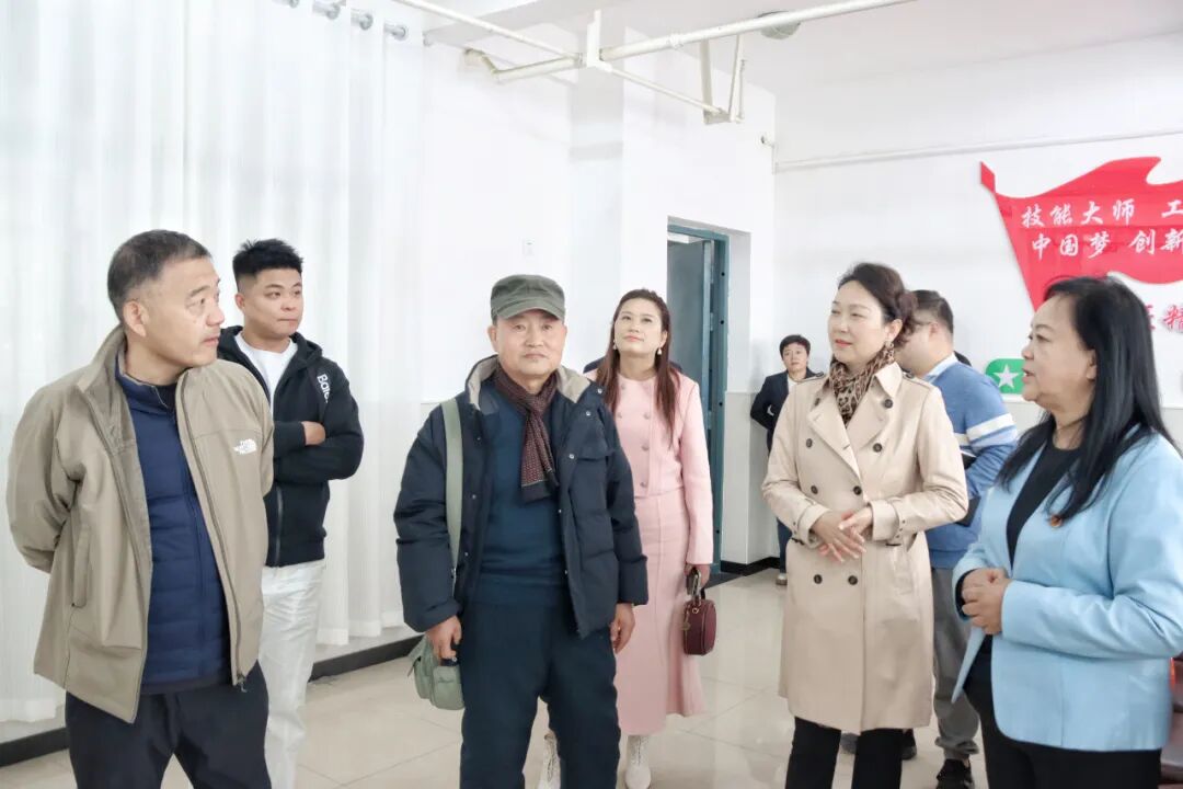 中国食文化研究会副会长一行到陕西旅游烹饪职业学院参观交流 中国食文化研究会副会长一行到陕西旅游烹饪职业学院参观交流