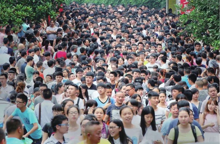 高考人群图.jpg