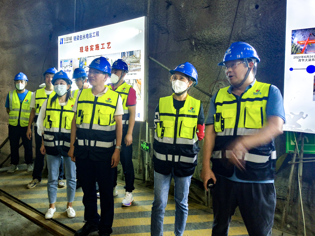 西京学院与中国电建西北院签约共建省级重点实验室 西京学院与中国电建西北院签约共建省级重点实验室
