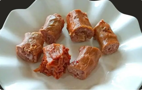 网传江西工XX业技术学院“食堂”吃出老鼠头，市监局：那是鸭脖！2.png