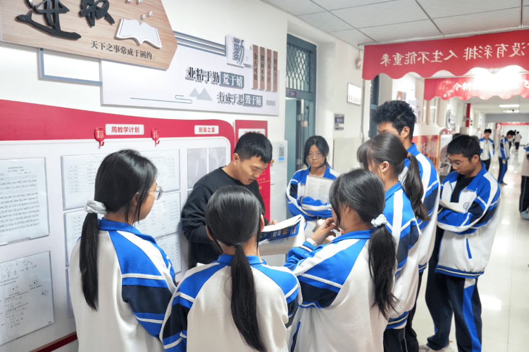 西安育华职业高中三大班型:综合高中班、文化课升学班、职教升学班——总有一条路通名校! 西安育华职业高中三大班型:综合高中班、文化课升学班、职教升学班——总有一条路通名校!