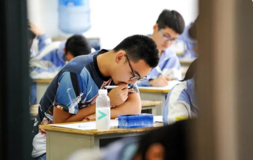 九年义务教育制即将变为12年？在其中定会有诡异，教育部作出官方回复2.png
