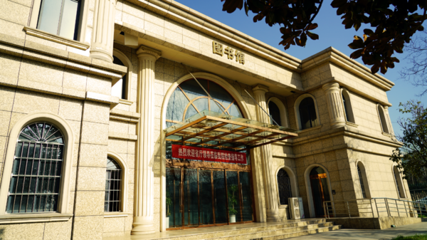 西安信息工程技师学院2025年春季招生指南2.png