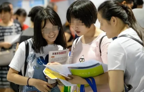 高考分数500分的学生，报护理或是师范学校专业？别等到大学毕业再后悔1.png