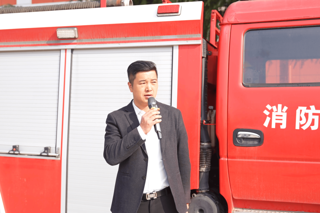 ● 西安育华职业高中德育处处长 王鑫 ● 西安育华职业高中德育处处长 王鑫