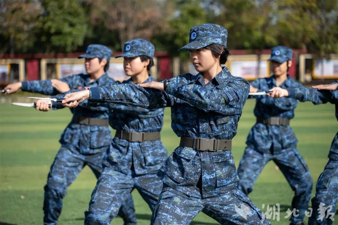 高考604分就读高职！她的目标：电子对抗专业兵