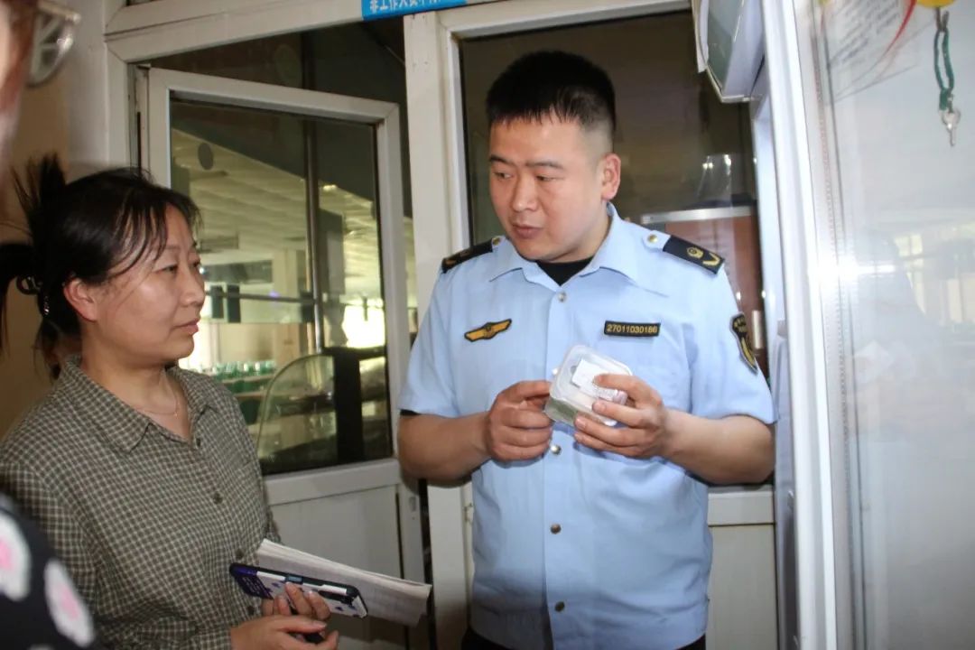 西安石油化工技工学校成功开展食品安全应急演练