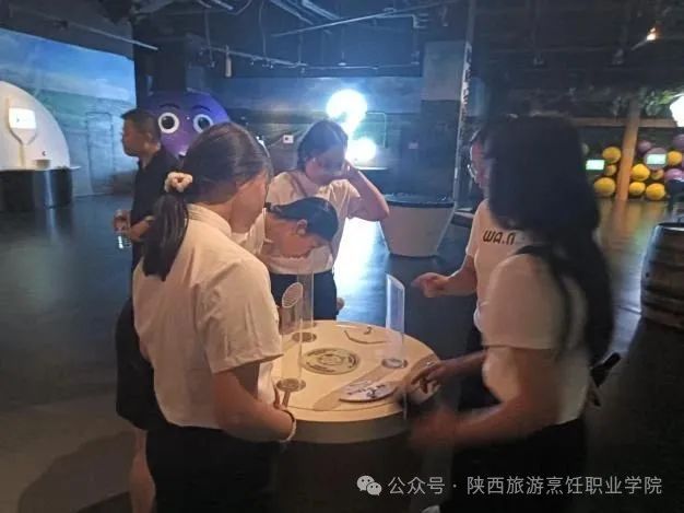 陕西旅游烹饪职业学院师生代表走进张裕瑞那城堡酒庄“探寻酒文化”