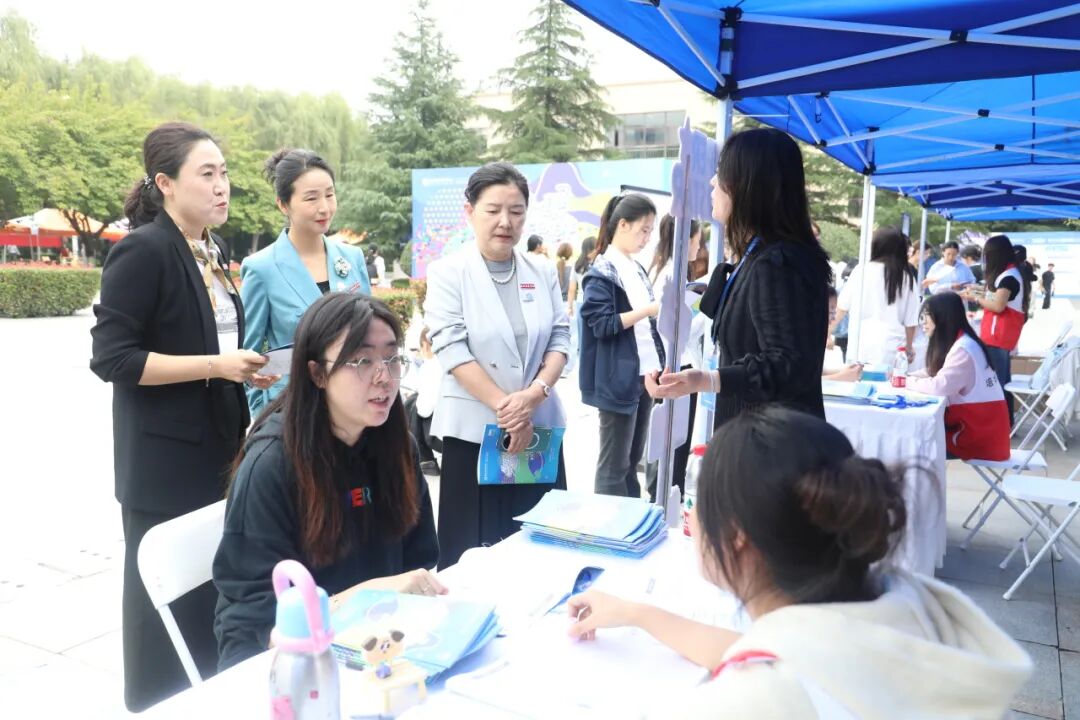 西安培华学院 2026 秋季综合双选会暨第十届 “蒲公英” 生涯体验节圆满落幕