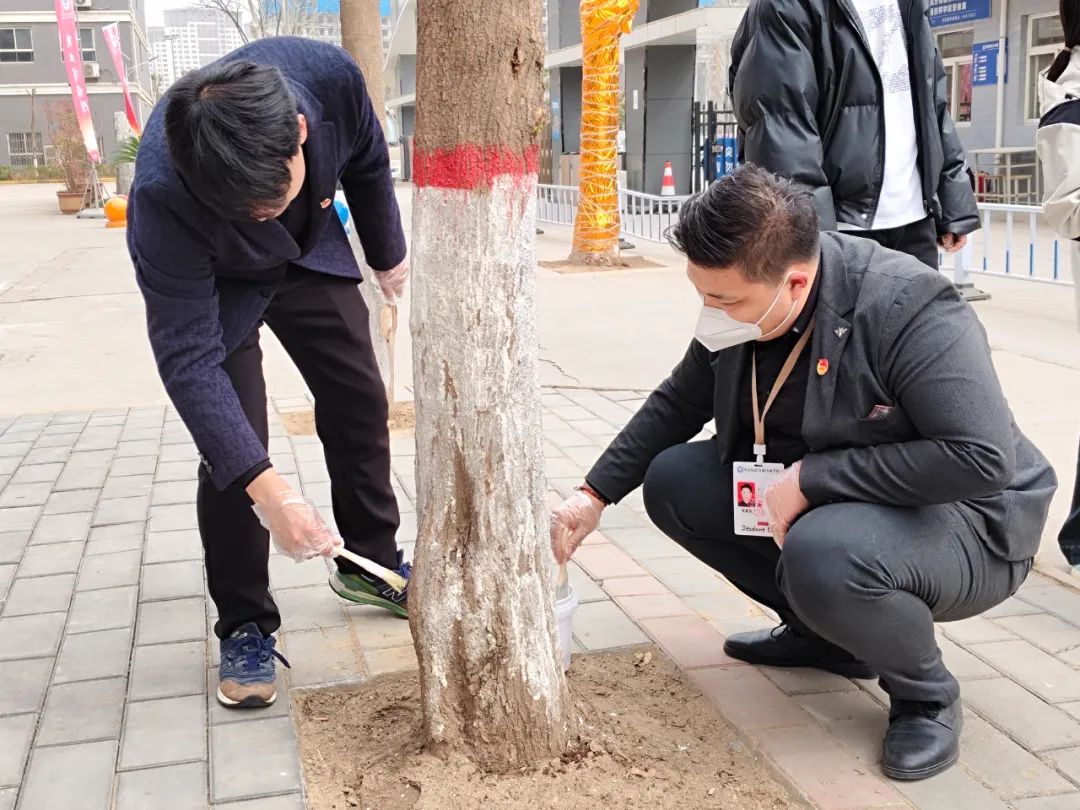 绿意盎然，播种希望—西安轨道交通技师学院植树节活动纪实
