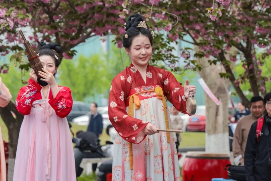 樱漫西京 网润芳华 —西京学院第七届三秦文化节打造网络育人新场景