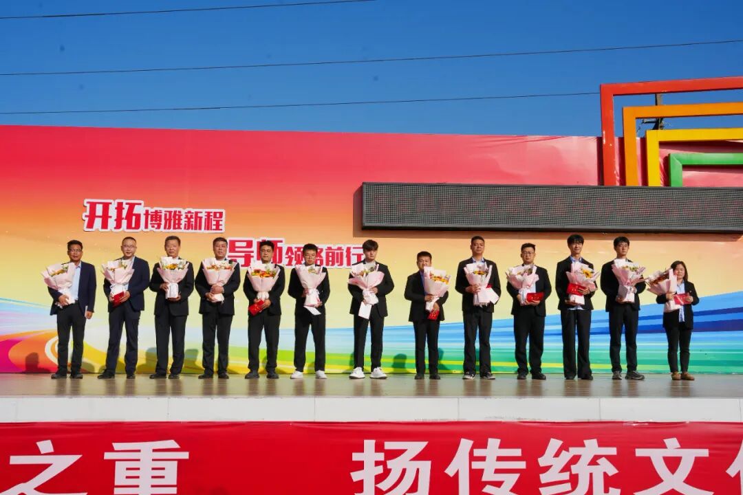 西安博雅艺术职业高中"导师制"启动！用传统拜师礼定格博雅教育初心