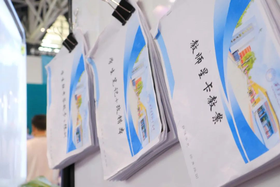 直击现场 | 西安育华职业高中2025年浐灞中招会火热进行中...