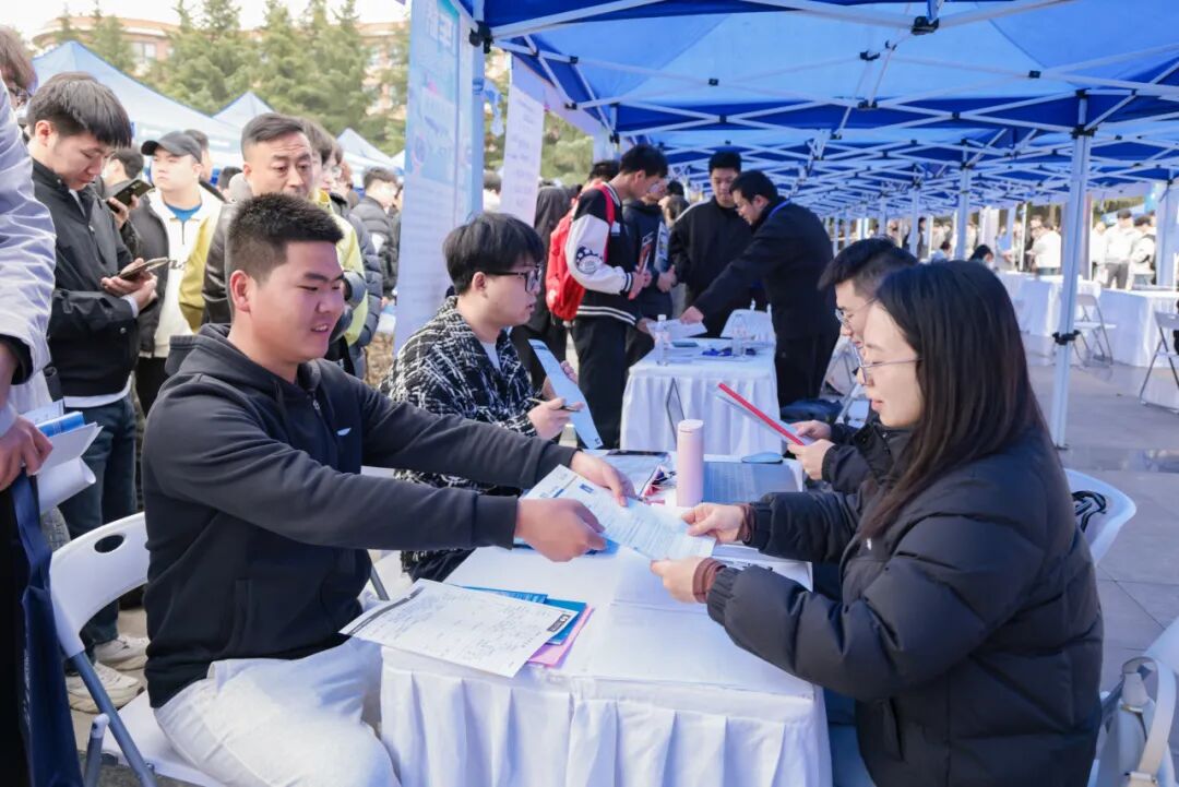 AI赋能+精准对接！西京学院为毕业生搭建高质量就业快车道