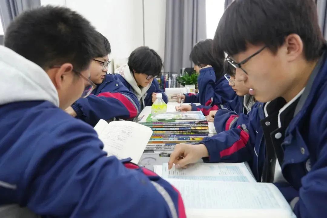 "艺术+语言"双翼齐飞 西安博雅艺术职业高中学子在2025年长安区英语技能大赛中喜获佳绩