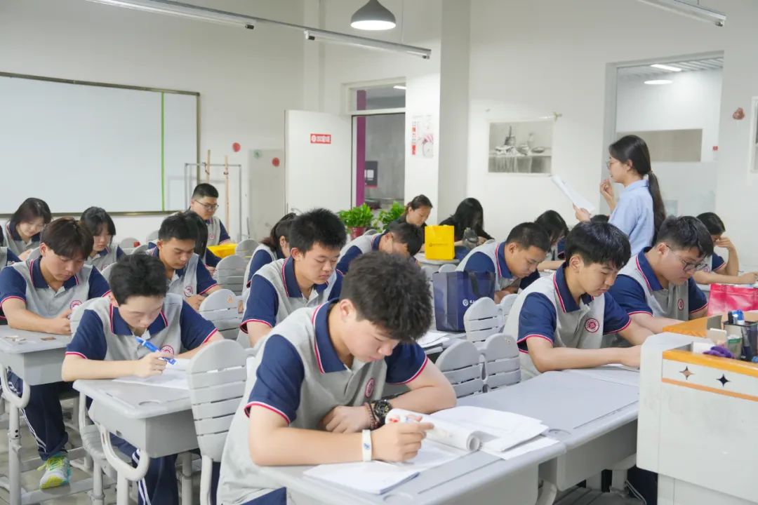 "艺术+语言"双翼齐飞 西安博雅艺术职业高中学子在2025年长安区英语技能大赛中喜获佳绩