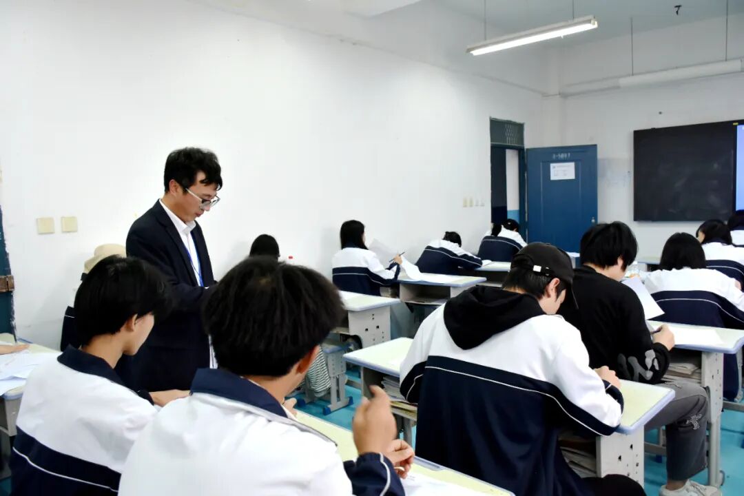 西安轨道交通技工学校开展职教单招文化课校内摸底测试