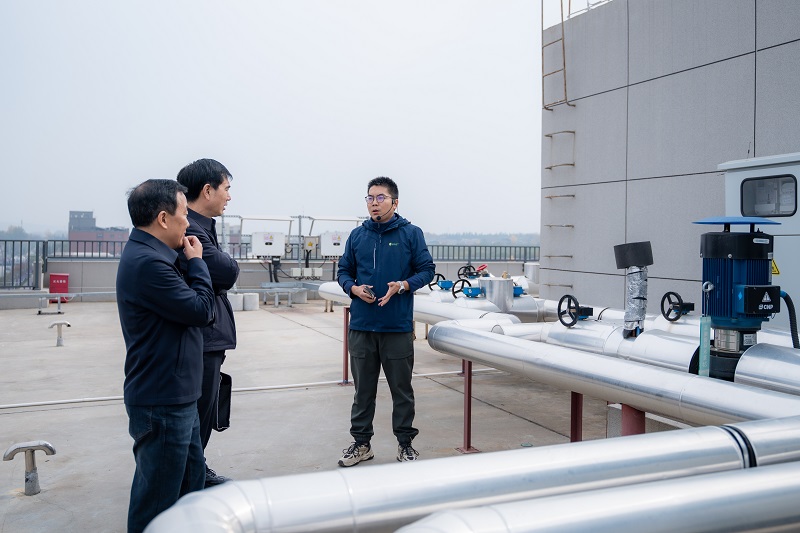 安康学院党委书记钟生海领导一行到西安科技大学高新学院交流座谈