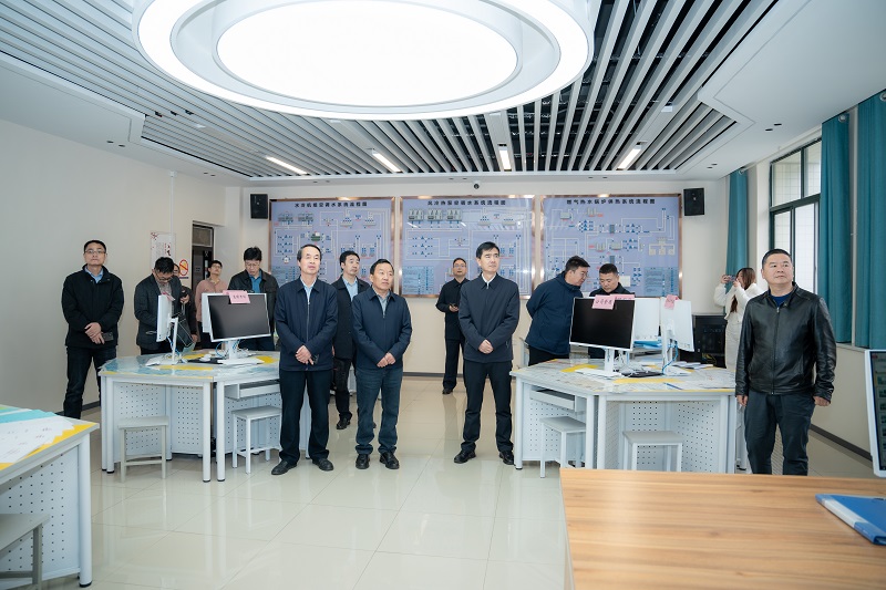 安康学院党委书记钟生海领导一行到西安科技大学高新学院交流座谈