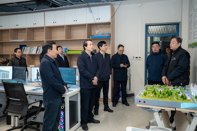 安康学院党委书记钟生海领导一行到西安科技大学高新学院交流座谈