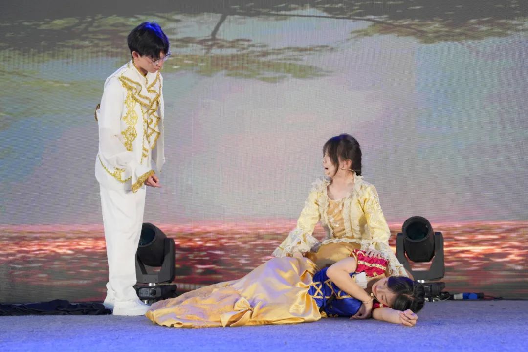 震撼！温暖！感动！青春！西安博雅艺术职业高中职教活动周展演暨2025届毕业晚会