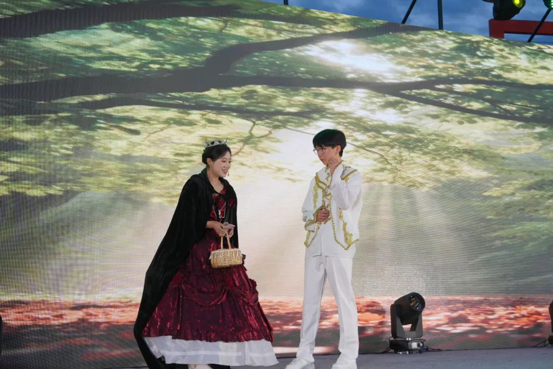 震撼！温暖！感动！青春！西安博雅艺术职业高中职教活动周展演暨2025届毕业晚会