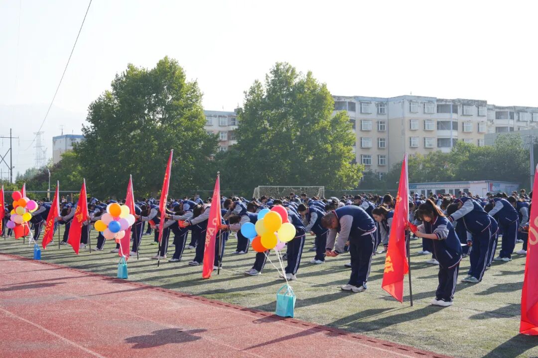 西安博雅艺术职业高中"导师制"启动！用传统拜师礼定格博雅教育初心