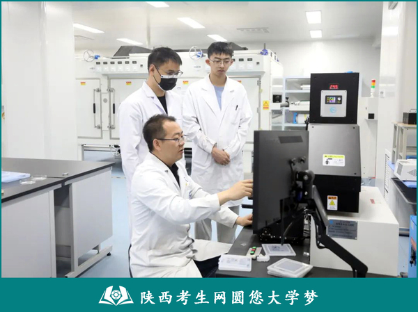 11@2025高考生！西京学院“光电信息材料与器件”专业开启战略新兴人才培养新篇章2.jpg