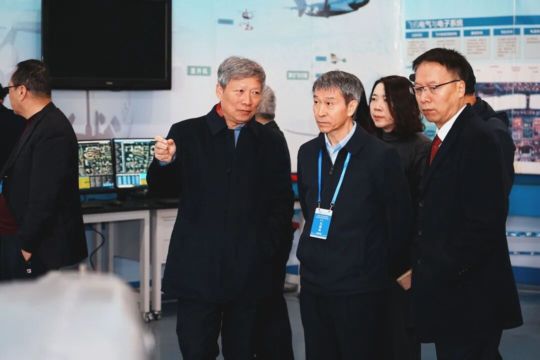 西安航空学院举行本科教育教学审核评估专家意见交流会