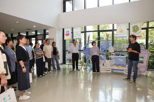近百名中学老师走进西安欧亚学院，看大学正在怎么变、聊中学该怎么做