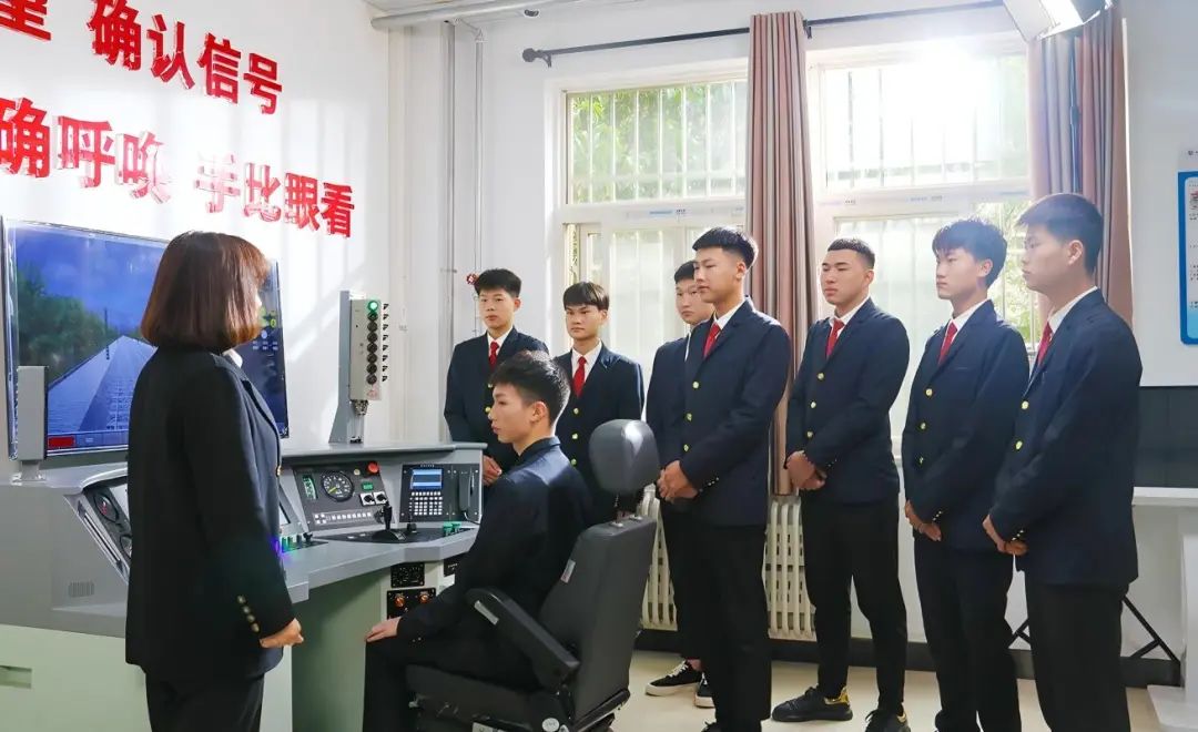 告别纸上谈兵！西安铁道技师学院实训室解锁你的职业通行密码