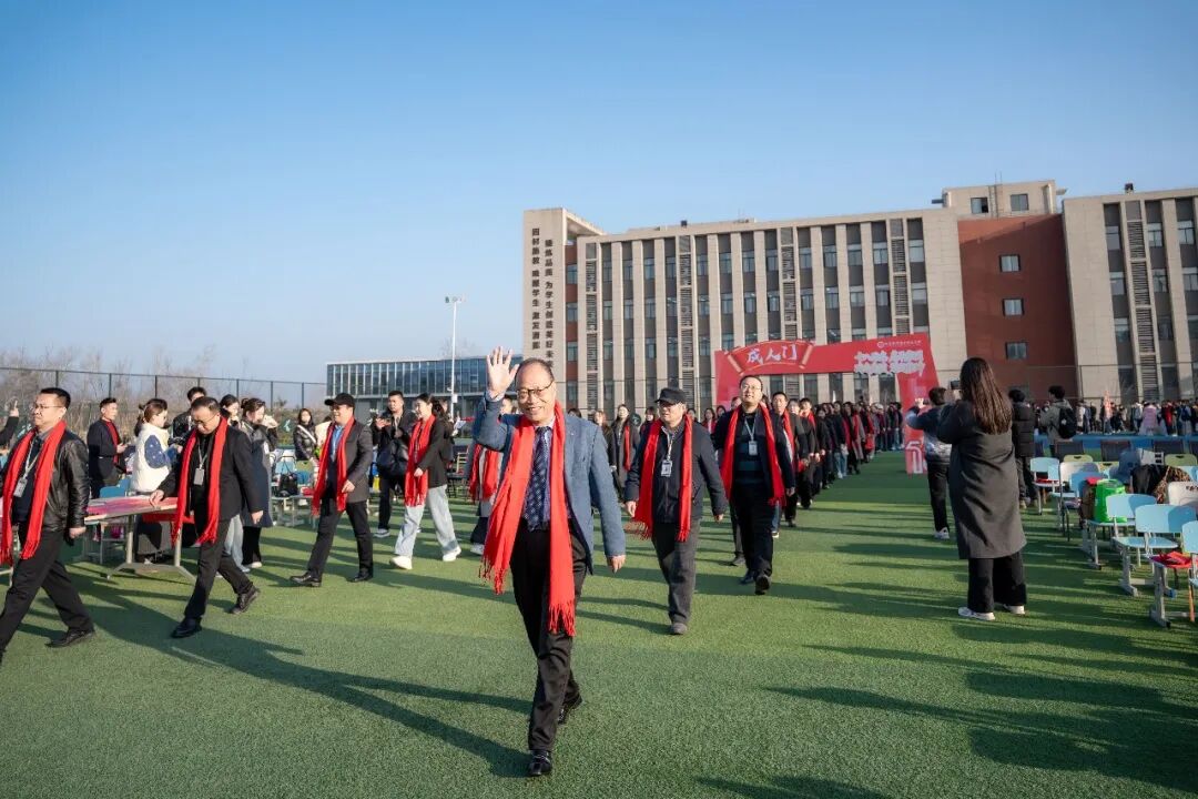 直击！西安现代综合职业高中2026年高考誓师大会暨成人礼高燃现场