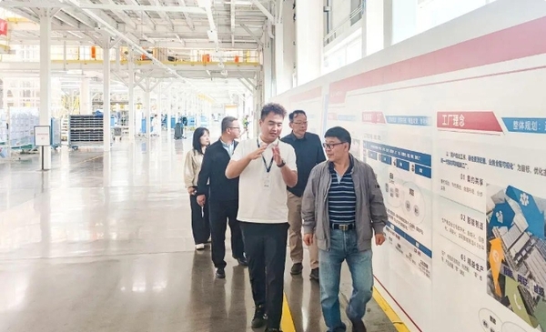 西安汽车职业大学副校长余强一行赴奇瑞汽车开展访企拓岗交流活动2.png