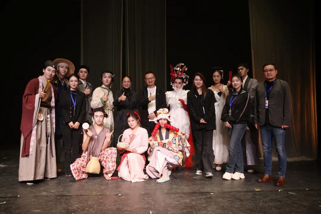 陕西服装工程学院师生共创独幕剧《惜鹤》亮相上海国际艺术节