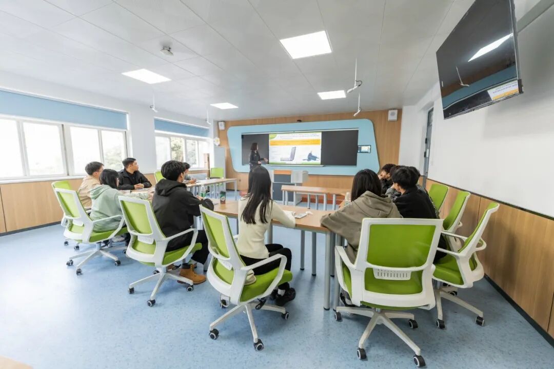 从报名到就业：西安铁道技师学院招生问答破解你的择校焦虑！