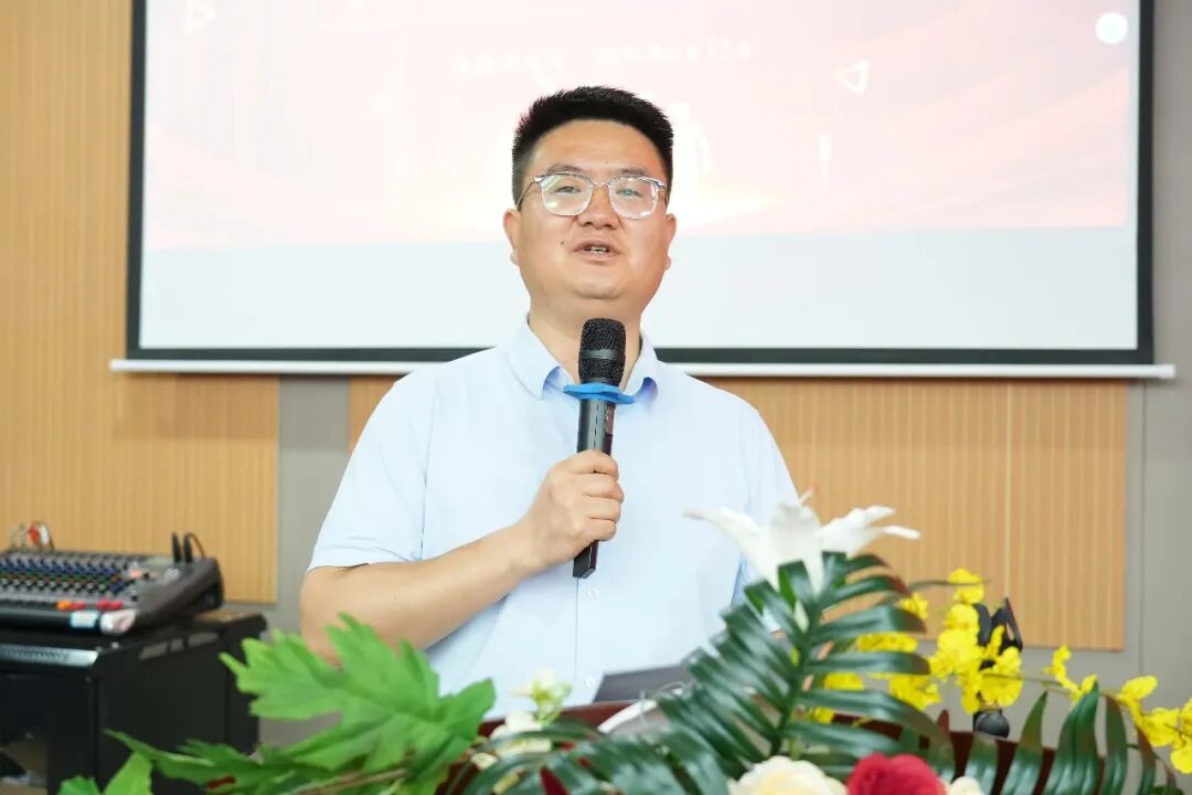 西安育华职业高中崇德年级高三家长会圆满落幕
