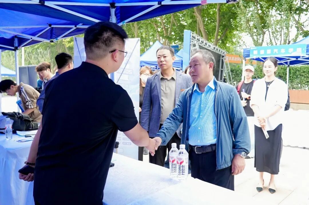 西安汽车职业大学举办2026年全省汽车产业专场校园招聘会暨2027届毕业生秋季双选会