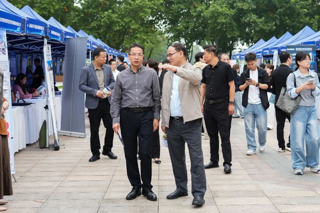 西安汽车职业大学举办2026年全省汽车产业专场校园招聘会暨2027届毕业生秋季双选会